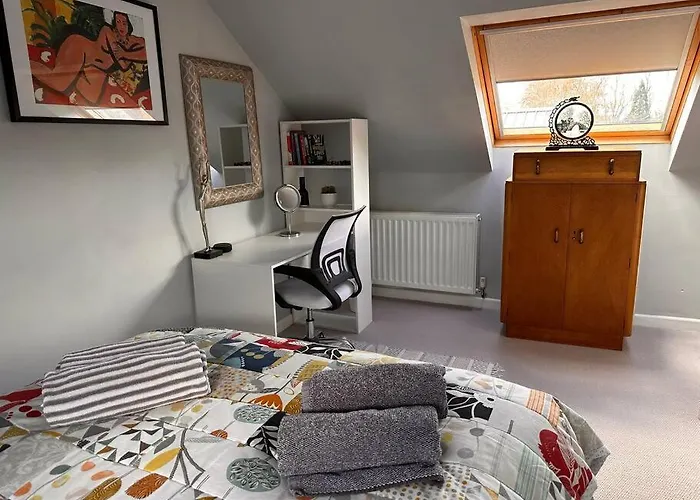 Cosy 19Th Century Two Bedroomed Home With Continental Breakfast