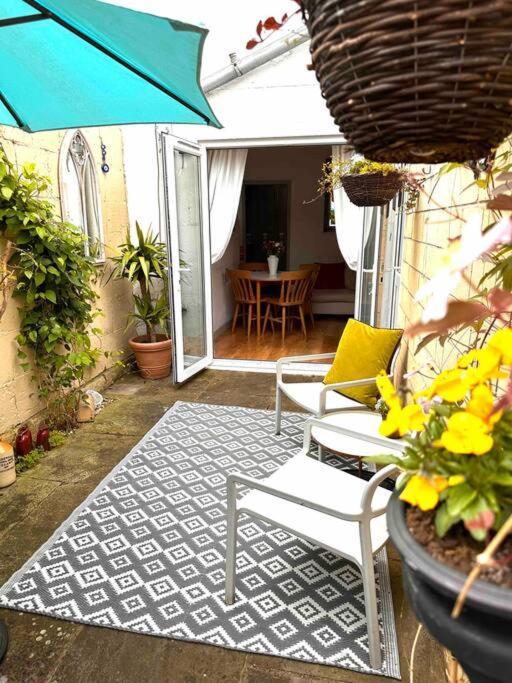 Cosy 19th Century Two Bedroomed With Continental Breakfast Дом отдыха Бат