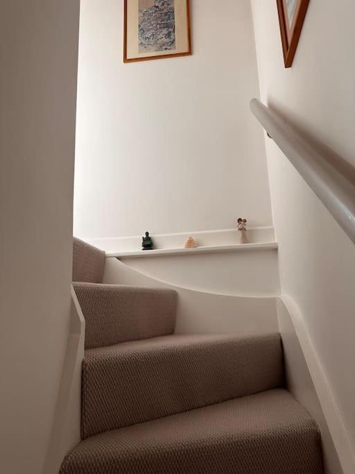 Cosy 19th Century Two Bedroomed With Continental Breakfast Дом отдыха Бат